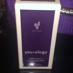 Younique Uplift beauty oil 30ml.